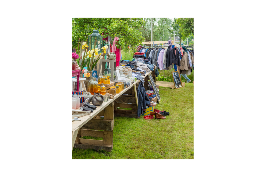 Un  vide-greniers à Challans